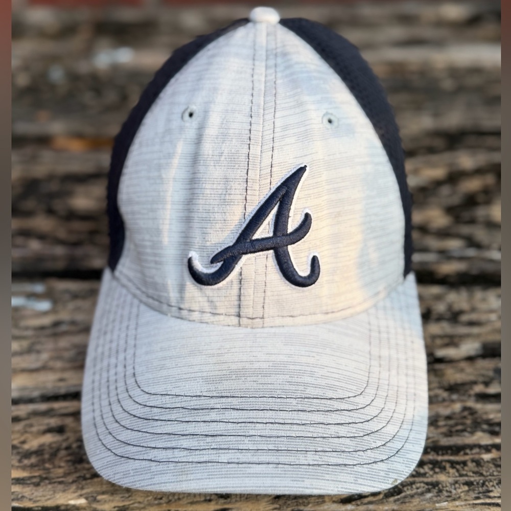 Atlanta Braves New Era Men’s MLB Gray/Navy Prime Neo 39THIRTY S Flex Hat T8